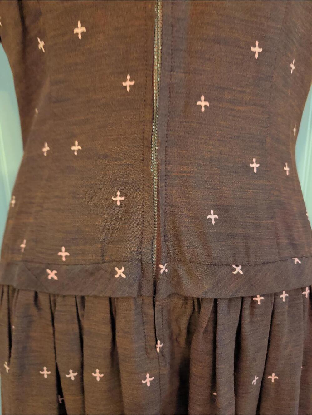 Vintage Tailored  Brown Dress with Pink Cross Pattern and Peter Pan Collar - Picture 6 of 9